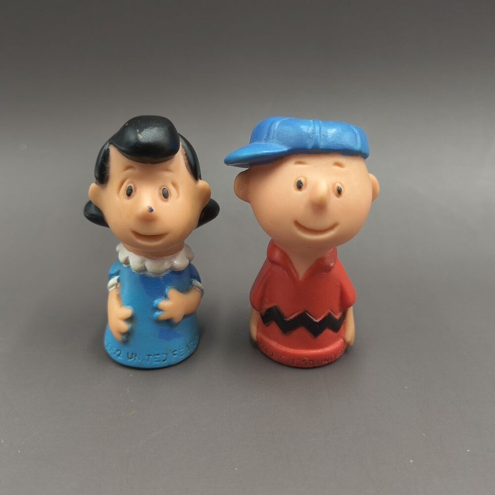 Vintage Peanuts Figures Lot Charlie Brown Lucy UFS Hong Kong Vinyl PVC Mini Figs